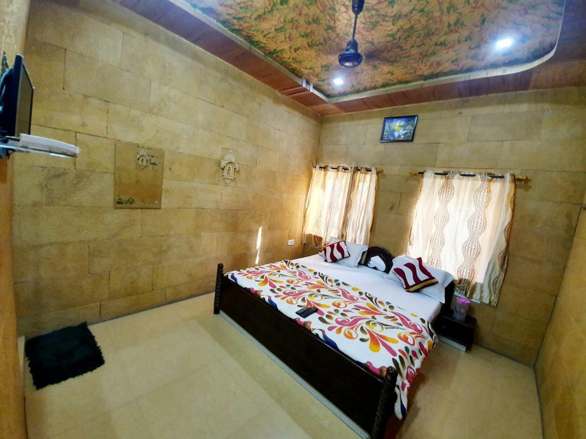 Hotel Qutub Villa Dzsaiszalmer Szoba fotó